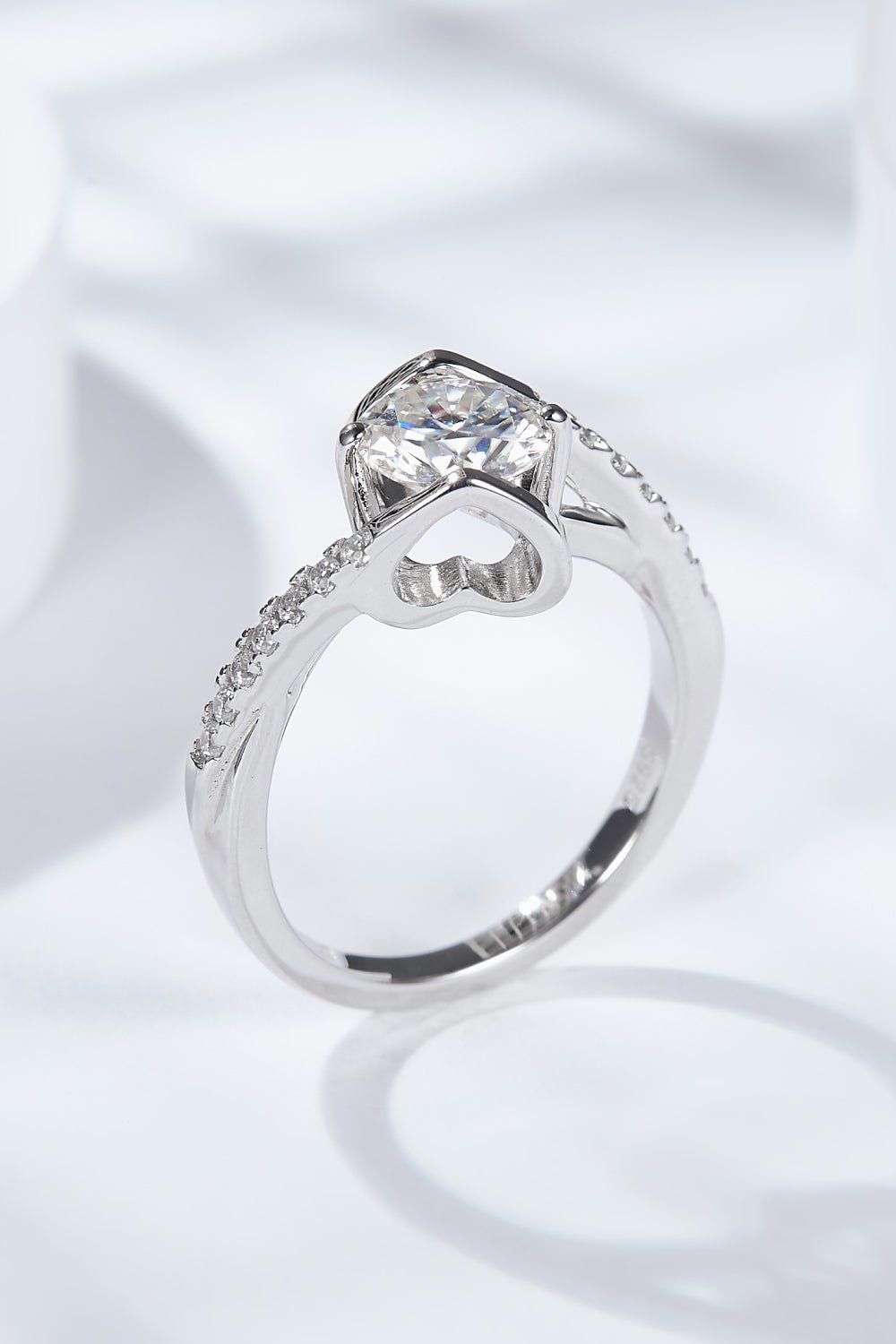 Heart Hug Moissanite Ring - Quelle's BoutiQue
