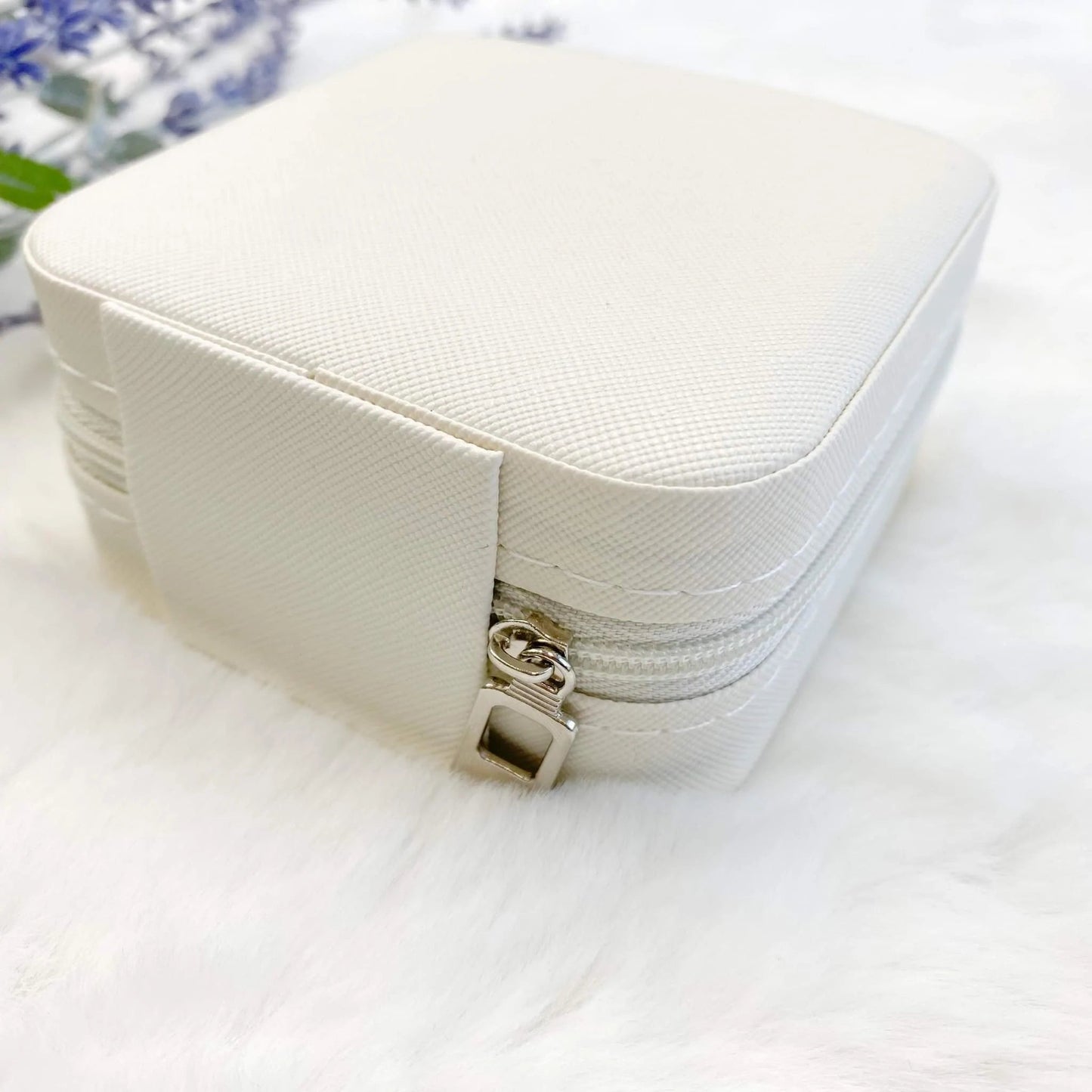 Zip Closure Travel Jewelry Case - Quelle's BoutiQue