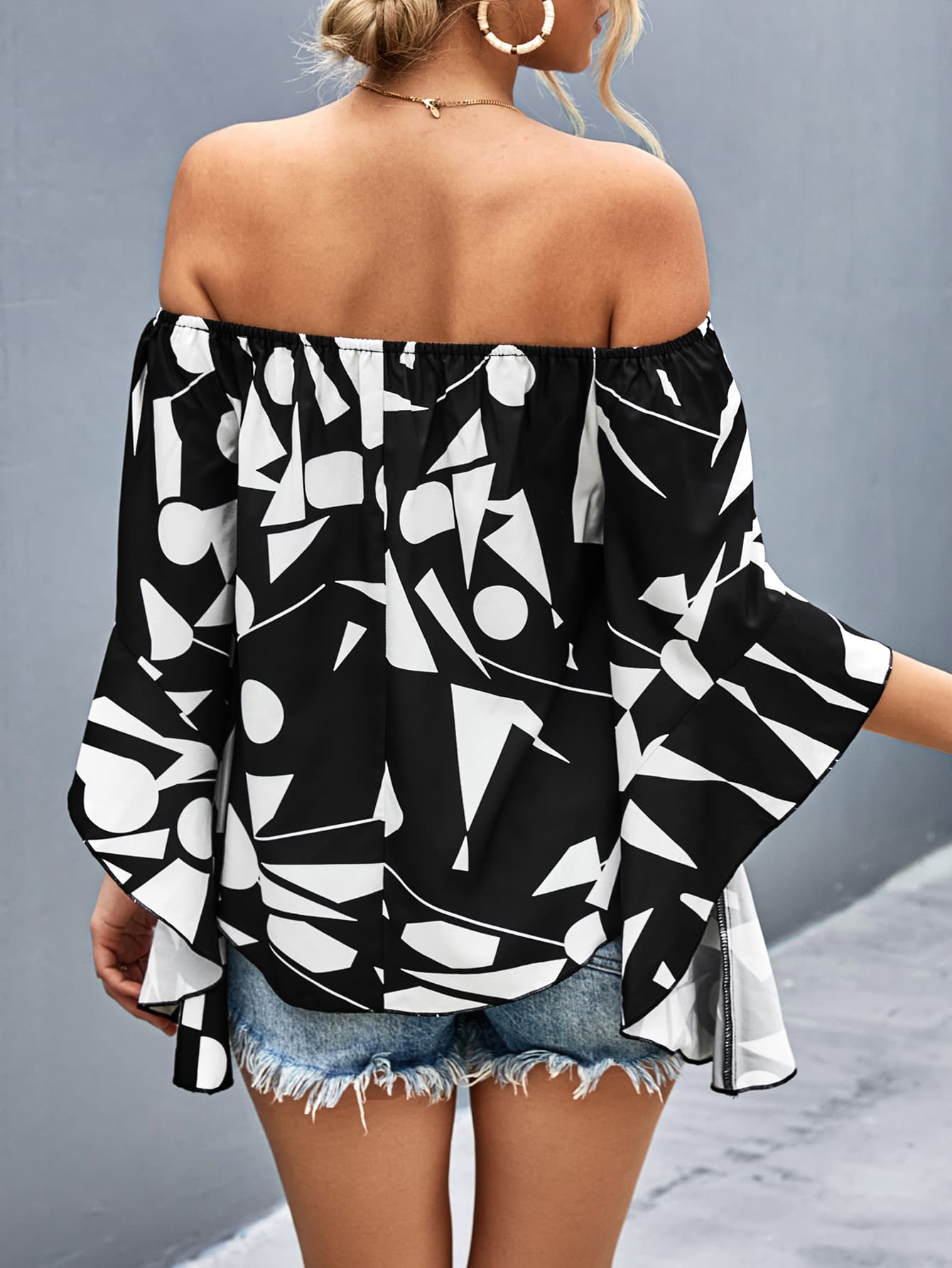 Off-Shoulder Bell Sleeve Print Blouse