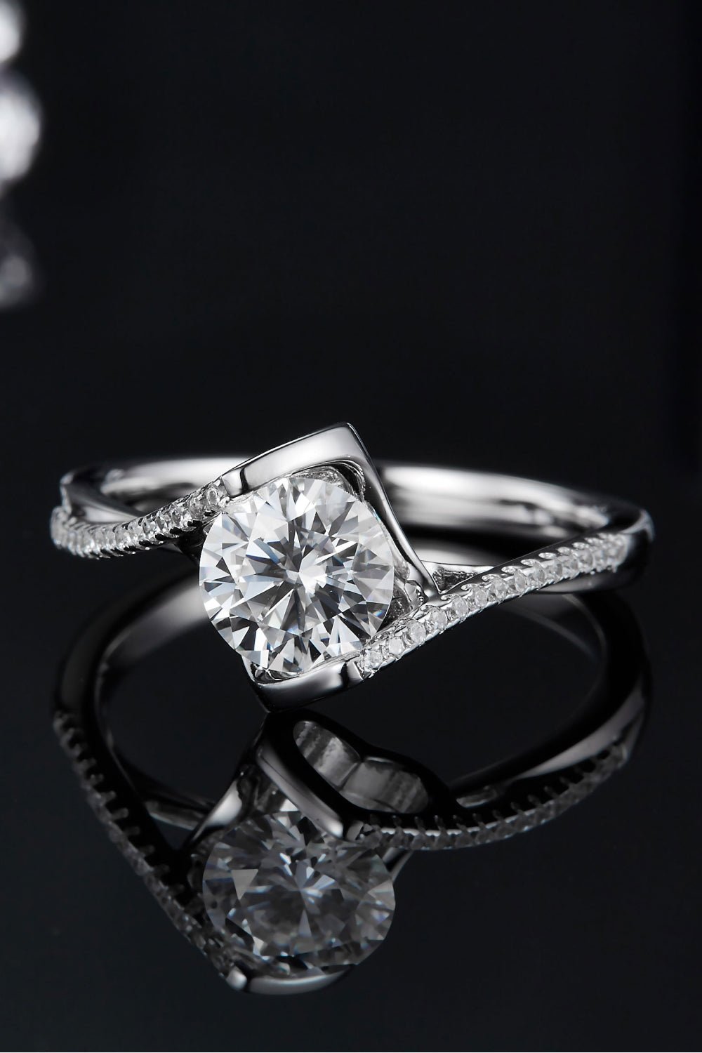 1 Carat Moissanite Sterling Silver Heart Twist Ring - Quelle's BoutiQue