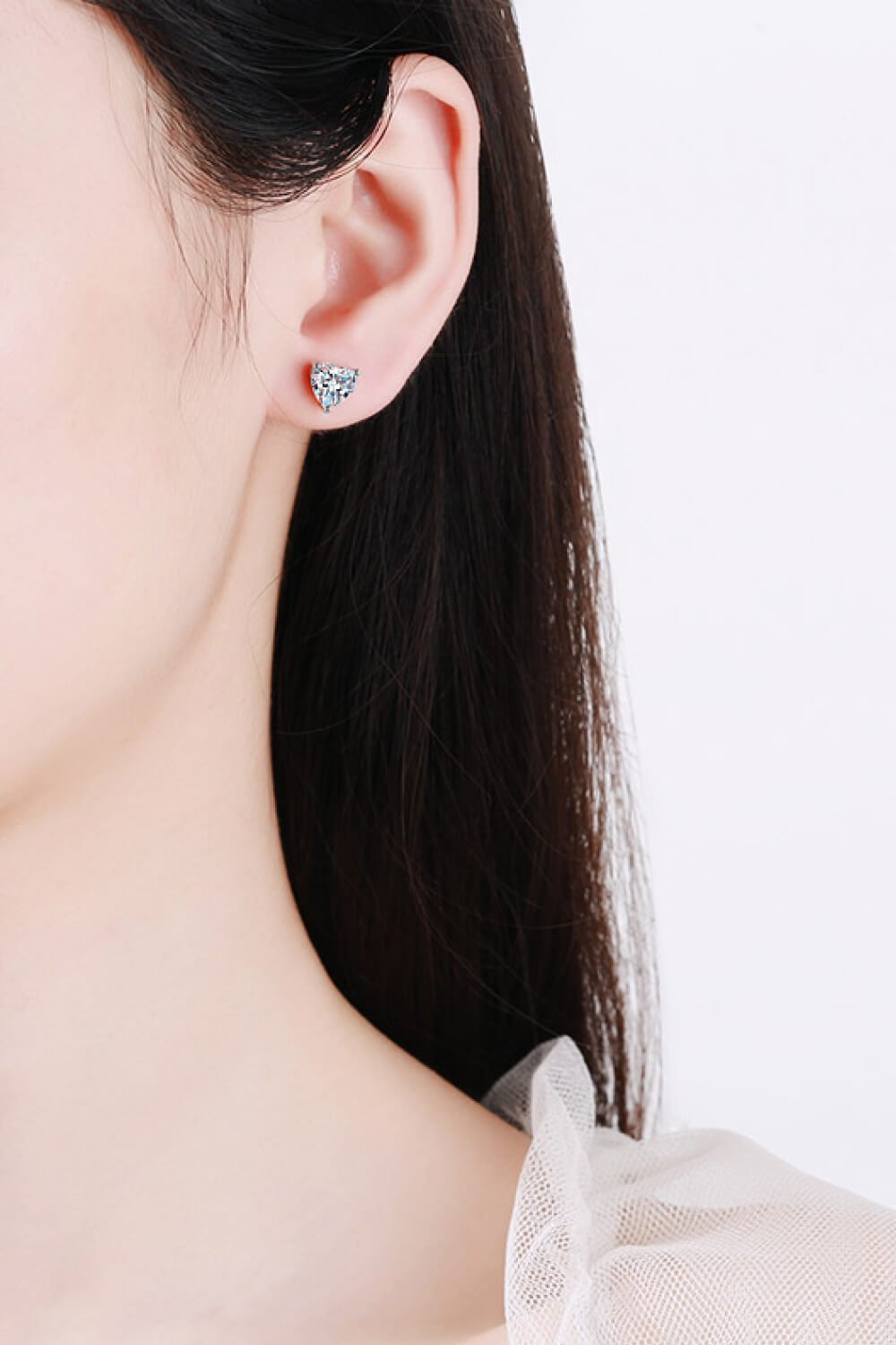 2 Carat Moissanite Heart-Shaped Stud Earrings - Quelle's BoutiQue