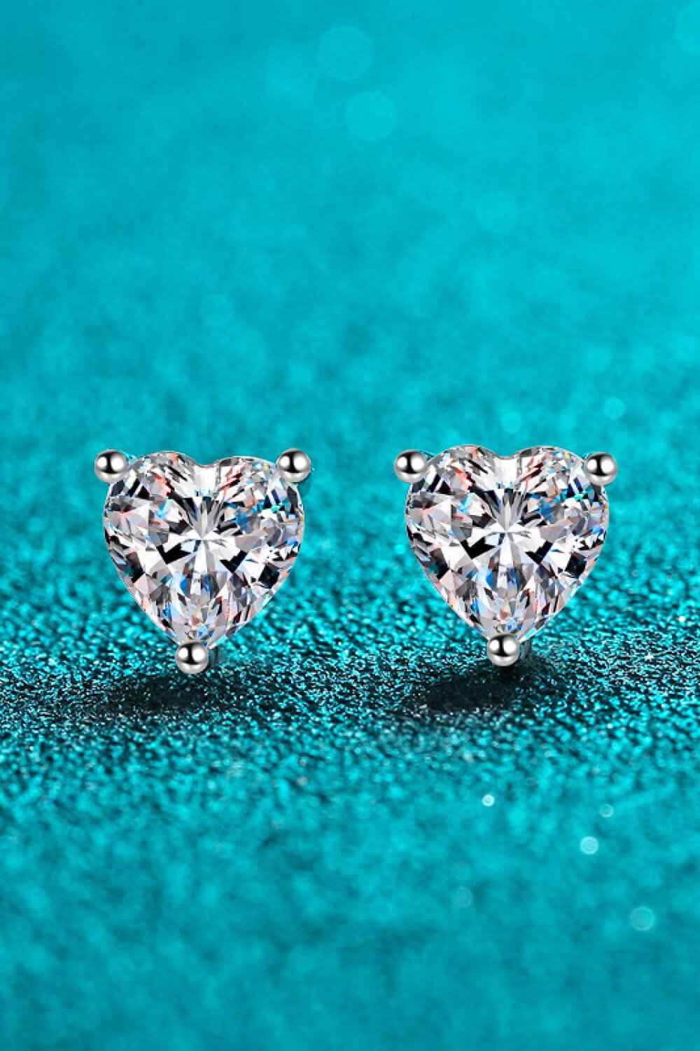 2 Carat Moissanite Heart-Shaped Stud Earrings - Quelle's BoutiQue
