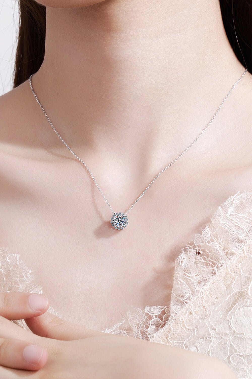 Flower-Shaped Moissanite Pendant Necklace - Quelle's BoutiQue