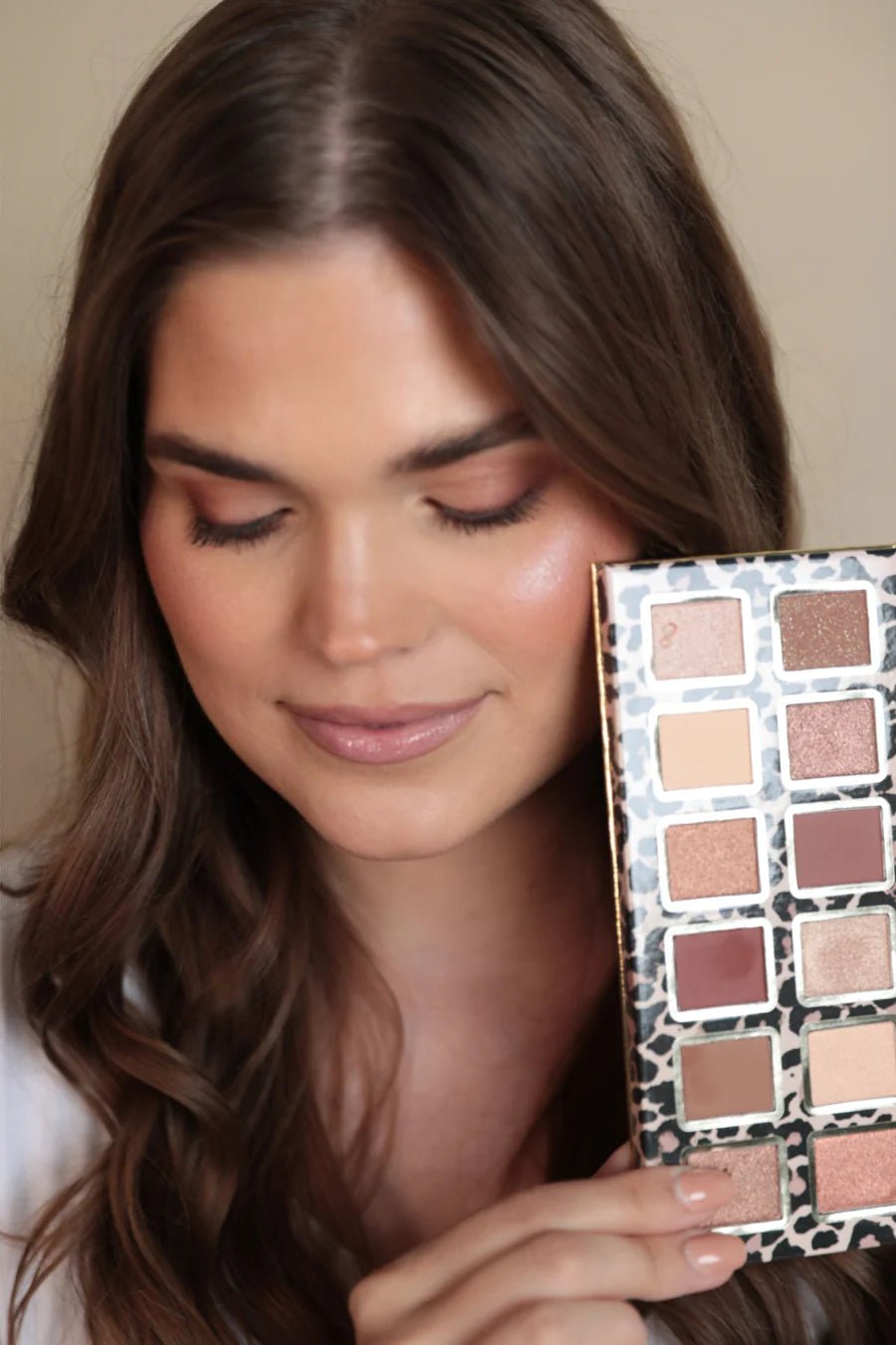 JL Beauty Eyeshadow Palette - Quelle's BoutiQue