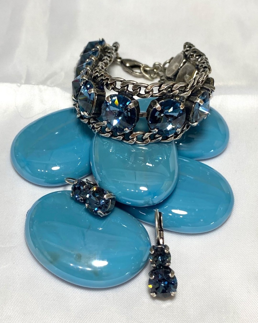 Solitaire Denim Blue Bracelet & Earrings Set - Quelle's BoutiQue