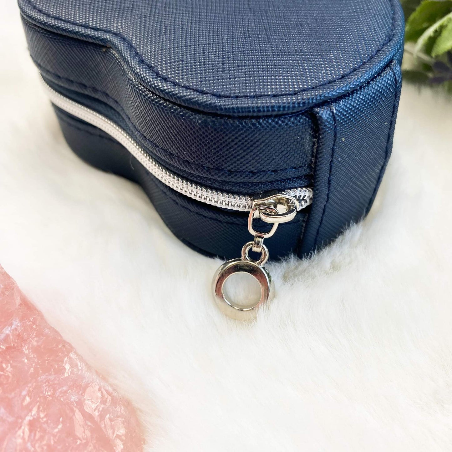 Zip Closure Heart Jewelry Case - Quelle's BoutiQue