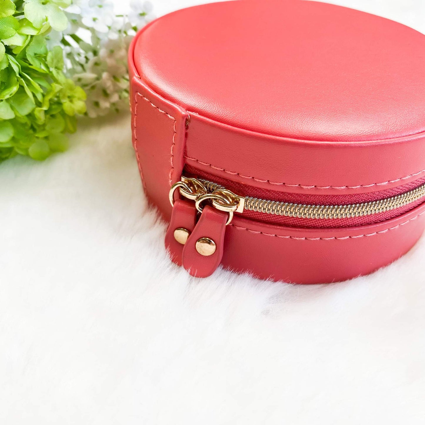 Zip Closure Round Travel Jewelry Case - Quelle's BoutiQue