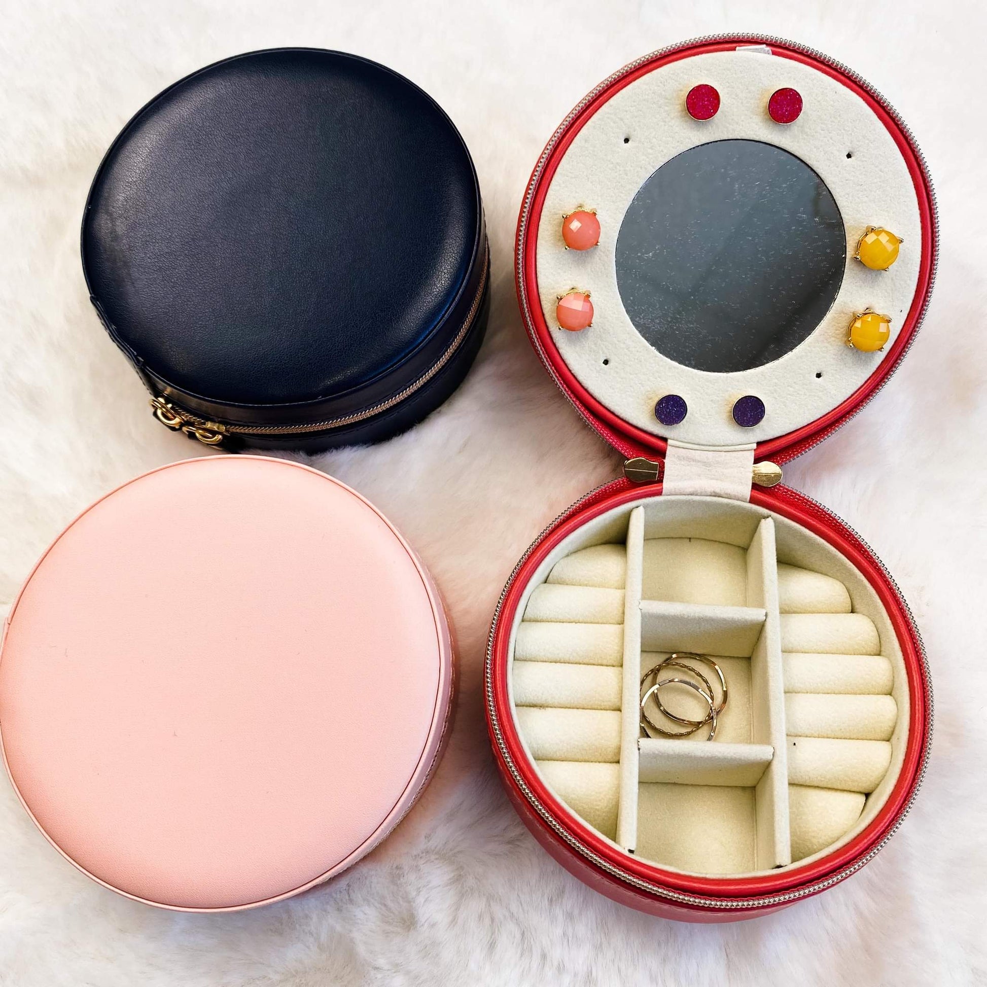Zip Closure Round Travel Jewelry Case - Quelle's BoutiQue