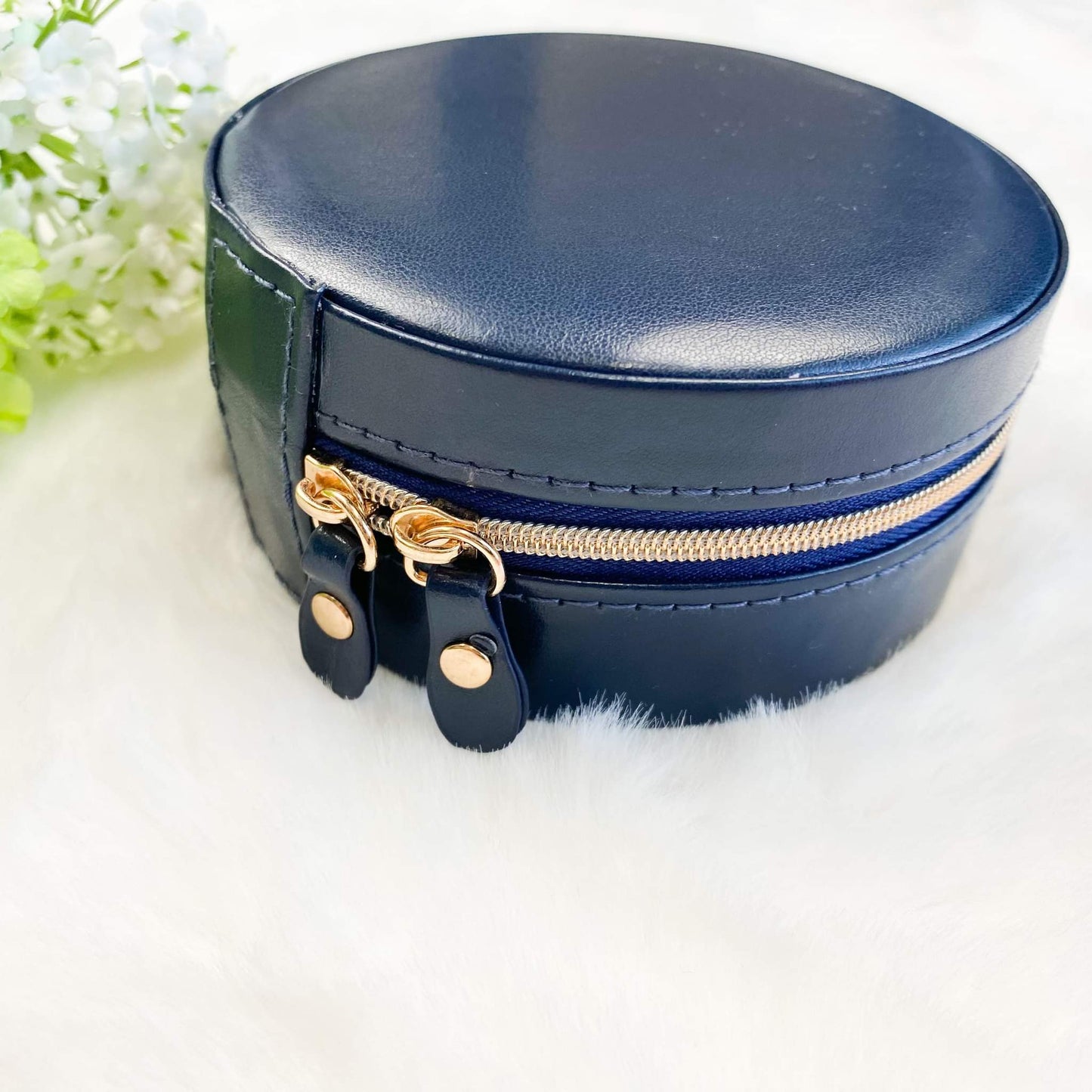 Zip Closure Round Travel Jewelry Case - Quelle's BoutiQue